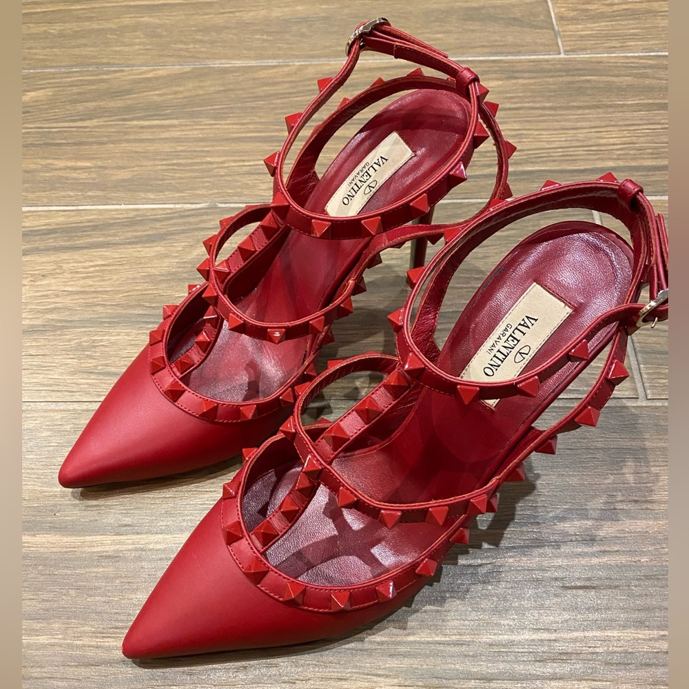 Valentino Garavani rockstud pumps